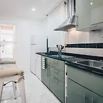 Apartment Garai By People *
